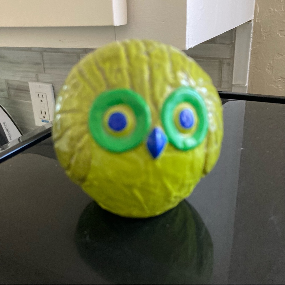 Vintage Avocado Green Owl
Paperweight Figurine by Fitz & Floyd Made in Japan